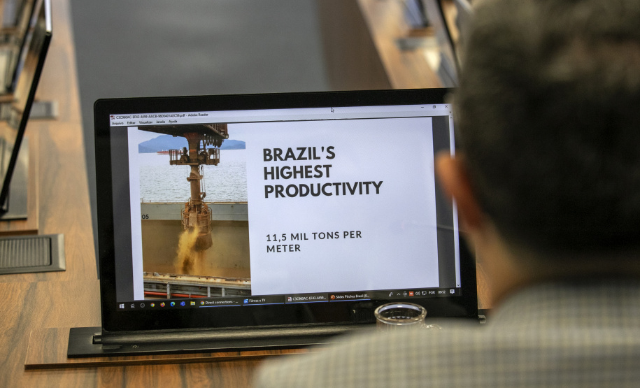 Porto de Paranaguá recebe delegações internacionais