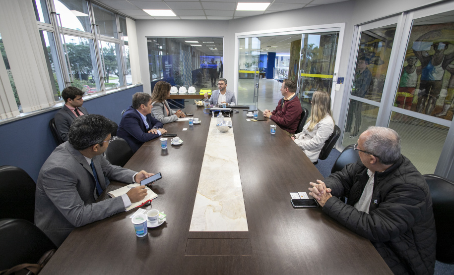 Porto de Paranaguá recebe delegações internacionais