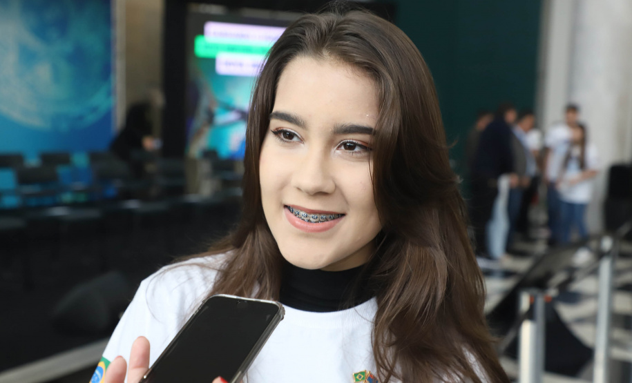 Emocionados, alunos paranaenses querem levar até cuia de chimarrão para a Nova Zelândia