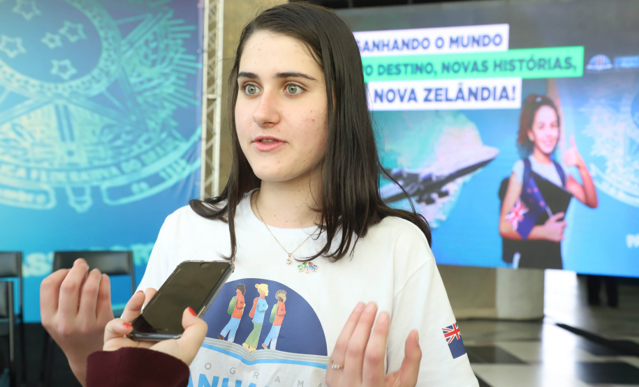 Emocionados, alunos paranaenses querem levar até cuia de chimarrão para a Nova Zelândia