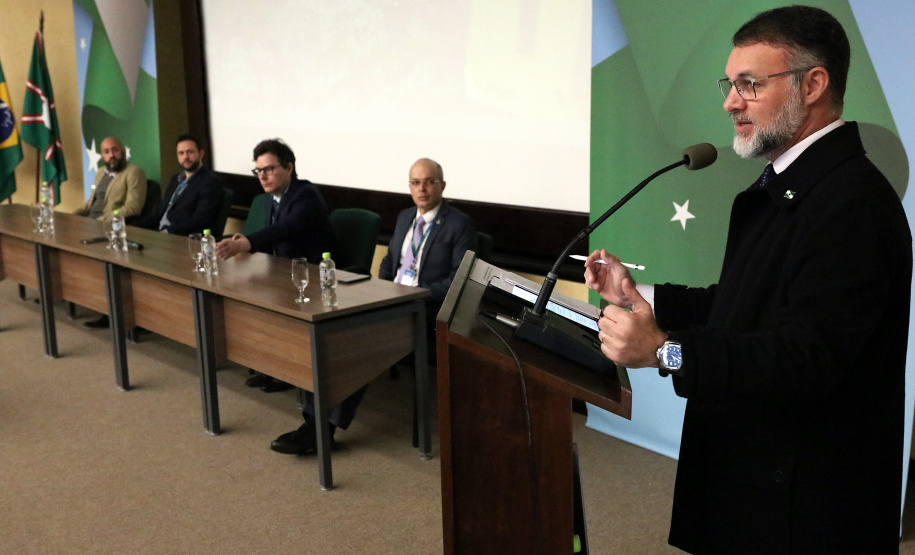 O secretário da Segurança Pública, Wagner Mesquita de Oliveira, o diretor geral da Polícia Centífica e demais autoridades durante aula inaugural do curso para policiais científicos. Curitiba, 21/06/2022 Foto: Ricardo Almeida/SESP