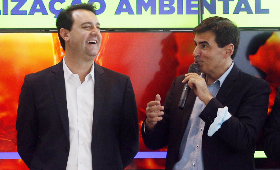 O governador Carlos Massa Ratinho Junior anunciou nesta terça-feira (28) a criação do 30º Batalhão da Polícia Militar (30º BPM), com sede em Londrina, no Norte do Estado. Ele também assinou a ordem de serviço para a conclusão das obras do Centro Estadual de Educação Profissional (CEEP) de Londrina entregou o certificado que garante a descentralização da gestão ambiental, que pode ser feita de forma autônoma pelo município.