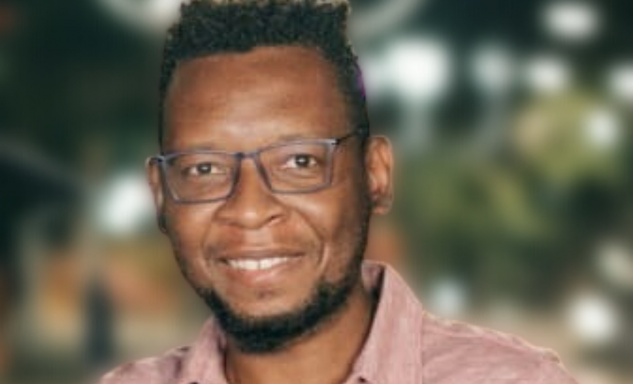 UEL titula primeiro doutor haitiano