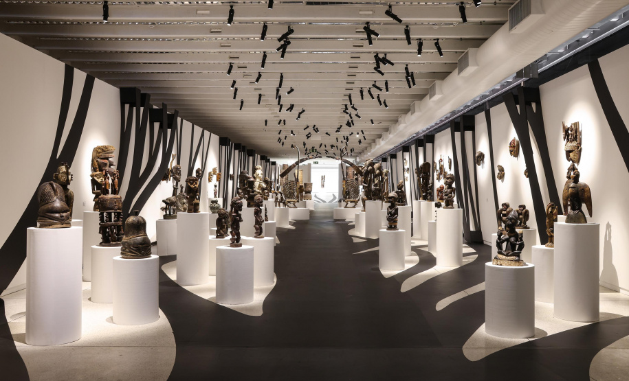 MON promove visita mediada, oficina e videoconferência da exposição de arte africana