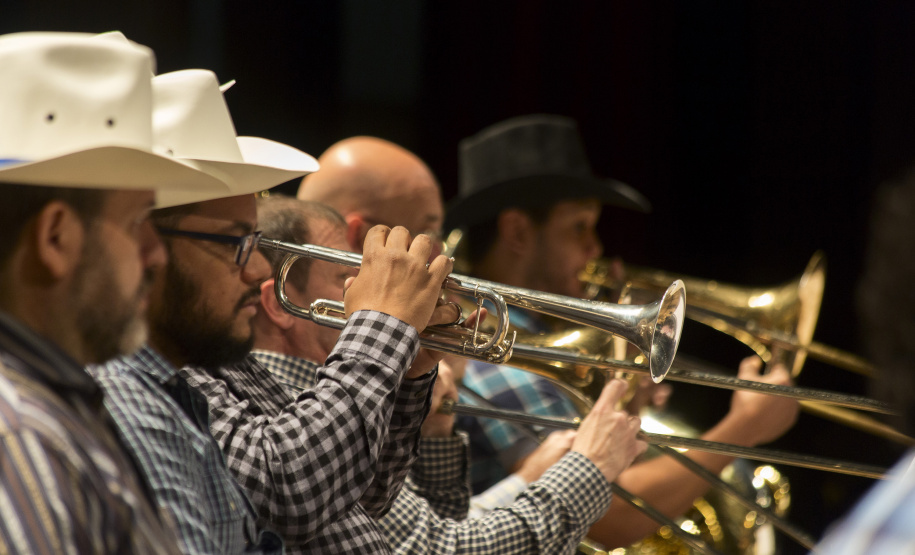 OSP leva “Clássicos Sertanejos” em versões orquestradas ao gramado do MON neste domingo