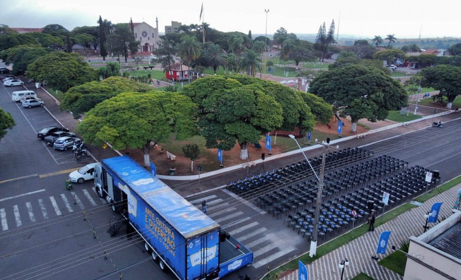 CINEMA NA PRAÇA - CENTENÁRIO DO SUL
