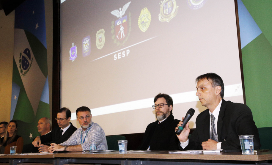 A Polícia Civil (PCPR) e a Polícia Científica do Paraná identificaram fragmentos genéticos de Leandro Bossi, que desapareceu em Guaratuba, no Litoral, em 1992, com 7 anos de idade.