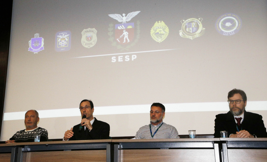 A Polícia Civil (PCPR) e a Polícia Científica do Paraná identificaram fragmentos genéticos de Leandro Bossi, que desapareceu em Guaratuba, no Litoral, em 1992, com 7 anos de idade.