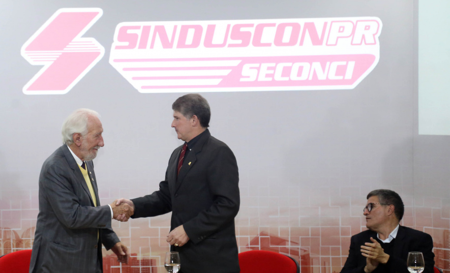 Governador em exercício Darci Piana no Sinduscon-PR