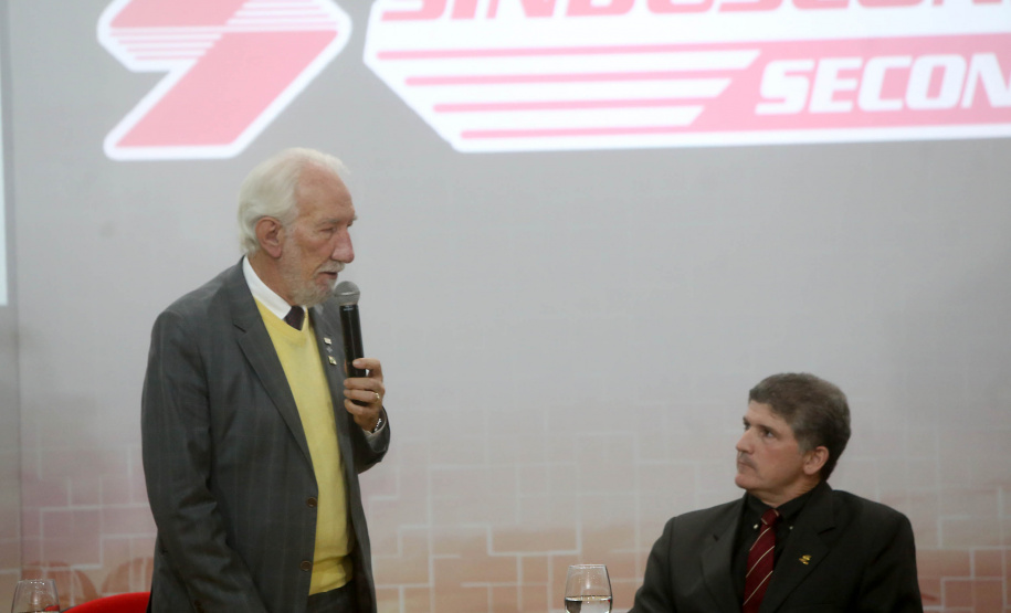 Governador em exercício Darci Piana no Sinduscon-PR