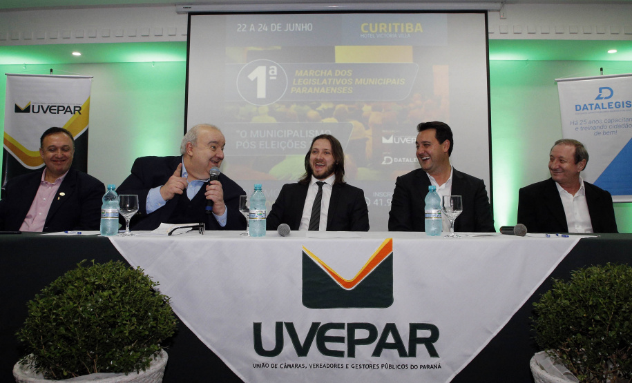 Em evento com vereadores, governador destaca união e diálogo em prol do Paraná