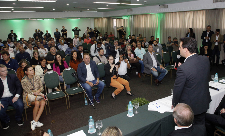 Em evento com vereadores, governador destaca união e diálogo em prol do Paraná