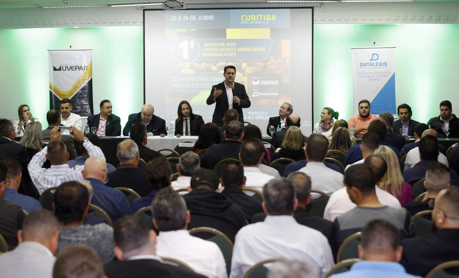 Em evento com vereadores, governador destaca união e diálogo em prol do Paraná