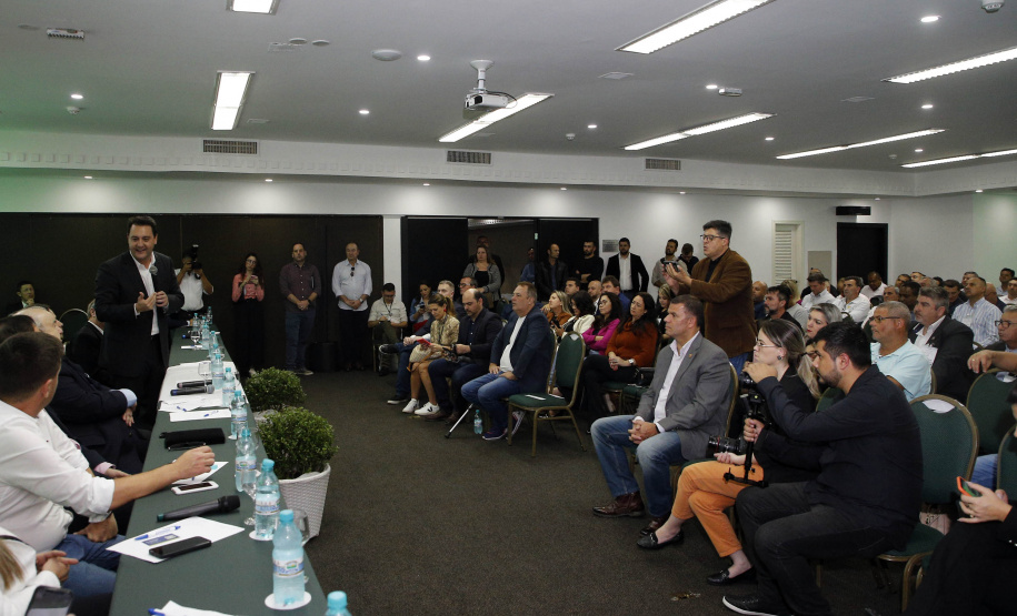 Em evento com vereadores, governador destaca união e diálogo em prol do Paraná