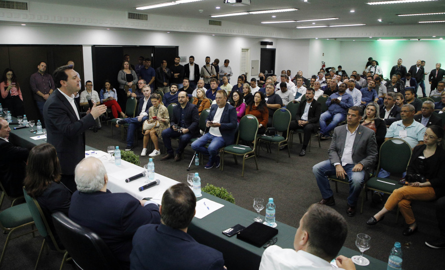 Em evento com vereadores, governador destaca união e diálogo em prol do Paraná
