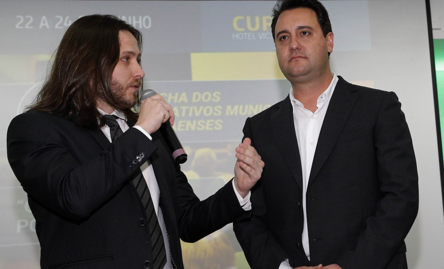 Em evento com vereadores, governador destaca união e diálogo em prol do Paraná