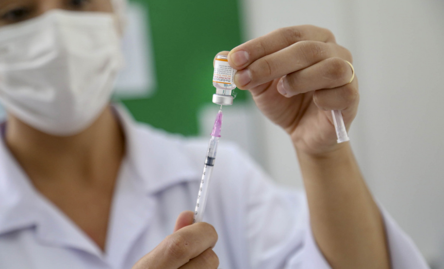 Mais de 400 mil vacinas contra a Covid-19 para adolescentes chegam ao Estado nesta quarta