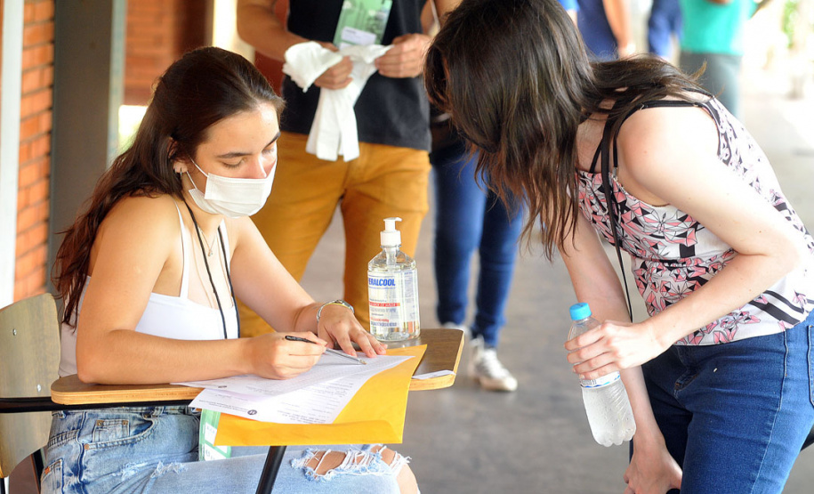 Pedidos de isenção ou desconto na inscrição do próximo vestibular da UEL começam na segunda