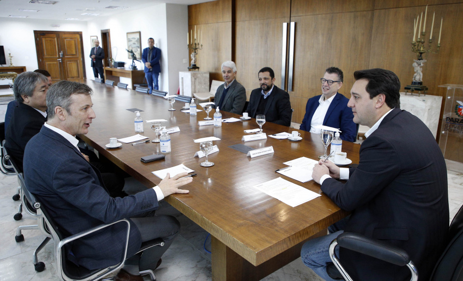 Governador Carlos Massa Ratinho Junior, recebeu representantes da empresa Volvo, que anunciaram investimentos de R$ 881 milhões na fabrica de Curitiba -