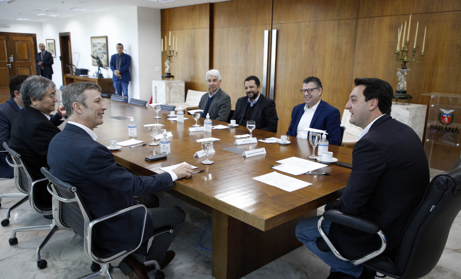 Governador Carlos Massa Ratinho Junior, recebeu representantes da empresa Volvo, que anunciaram investimentos de R$ 881 milhões na fabrica de Curitiba -