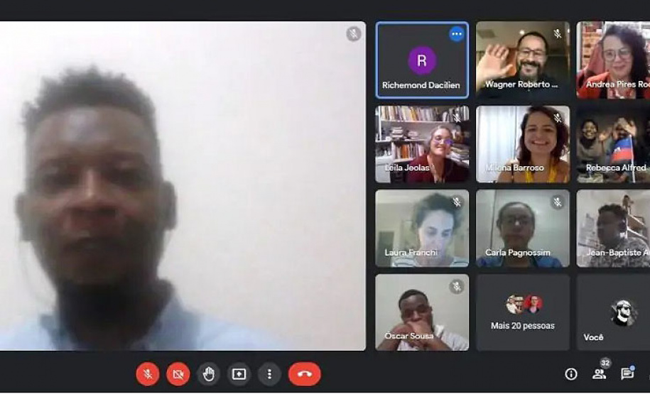 UEL titula primeiro doutor haitiano