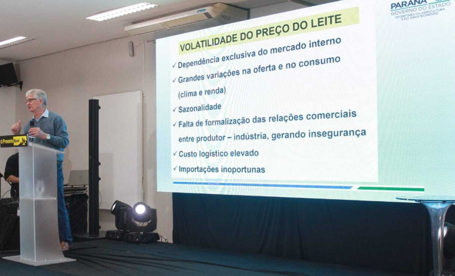 Paraná pode ampliar mercado de leite com tecnologia, planejamento e sanidade