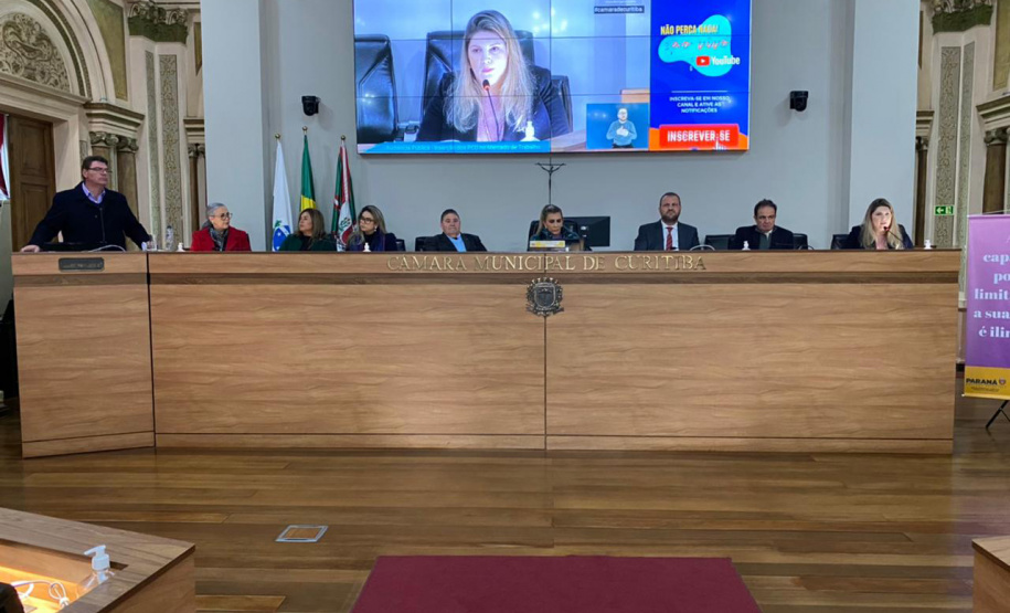 Estado apresenta políticas de empregabilidade para PCDs na Câmara de Curitiba