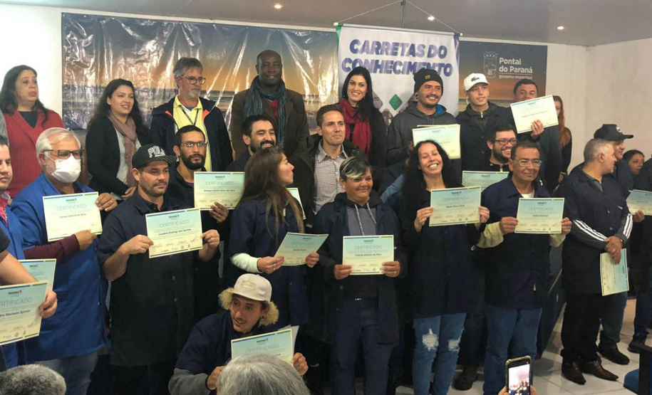 Programa Carretas do Conhecimento forma turma do Curso de Instalação e Manutenção de Ar Condicionado em Pontal do Paraná