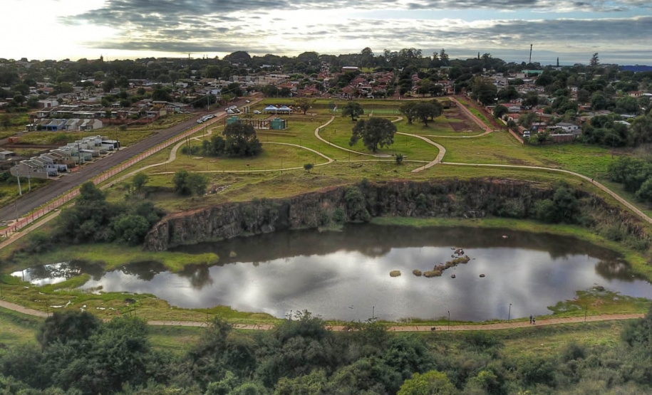 Governo instala colmeias do Poliniza Paraná e inaugura Parque Urbano na Semana do Meio Ambiente