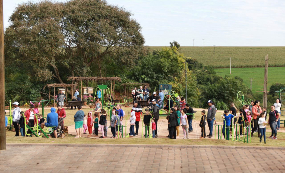 Governo instala colmeias do Poliniza Paraná e inaugura Parque Urbano na Semana do Meio Ambiente