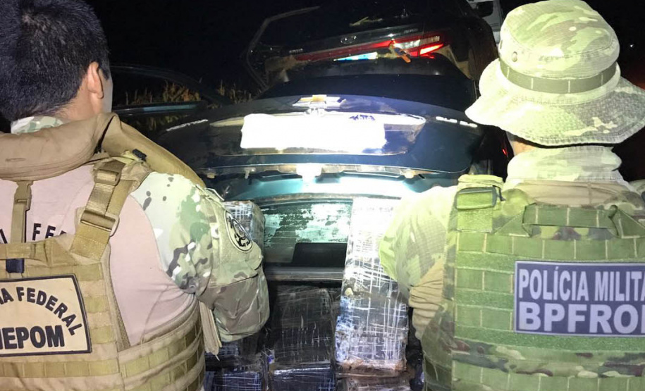 BPFRON e Polícia Federal apreendem mais de uma tonelada de droga em Francisco Alves