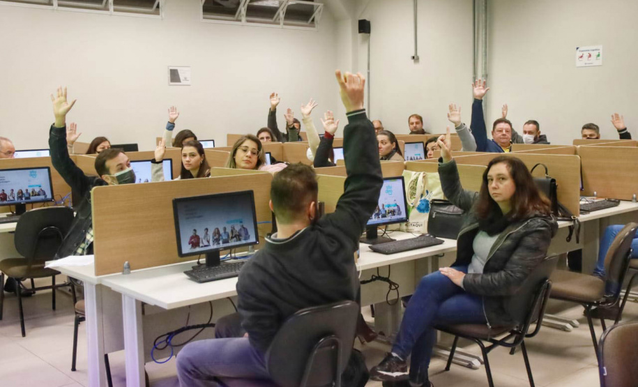 Servidores municipais de São José dos Pinhais são capacitados para atuar Sistema de Gestão Ambiental do IAT