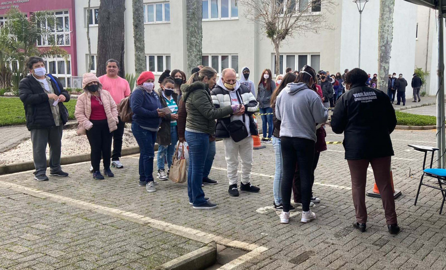 Dia D de Vacinação ajuda paranaenses a atualizar proteção nos 399 municípios -