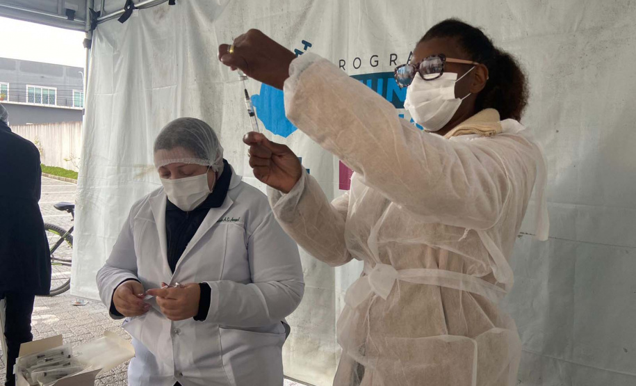 Dia D de Vacinação ajuda paranaenses a atualizar proteção nos 399 municípios -
