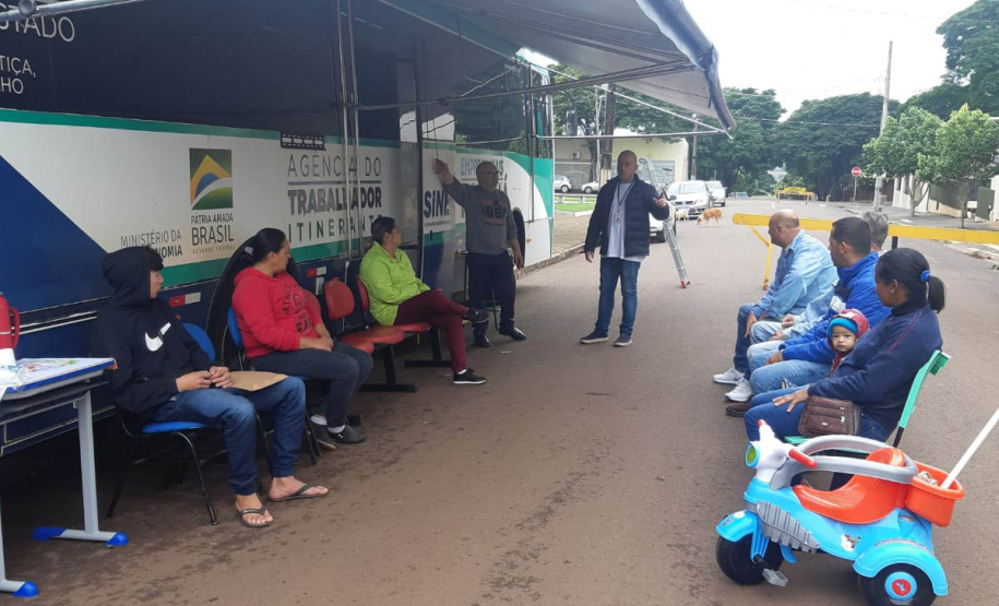 Emprega Mais Paraná encerra turnê pelo Oeste Paranaense com mais de mil trabalhadores atendidos