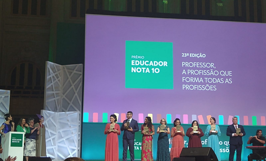 Professores finalistas do Prêmio Educador Nota 10 participam de premiação em São Paulo