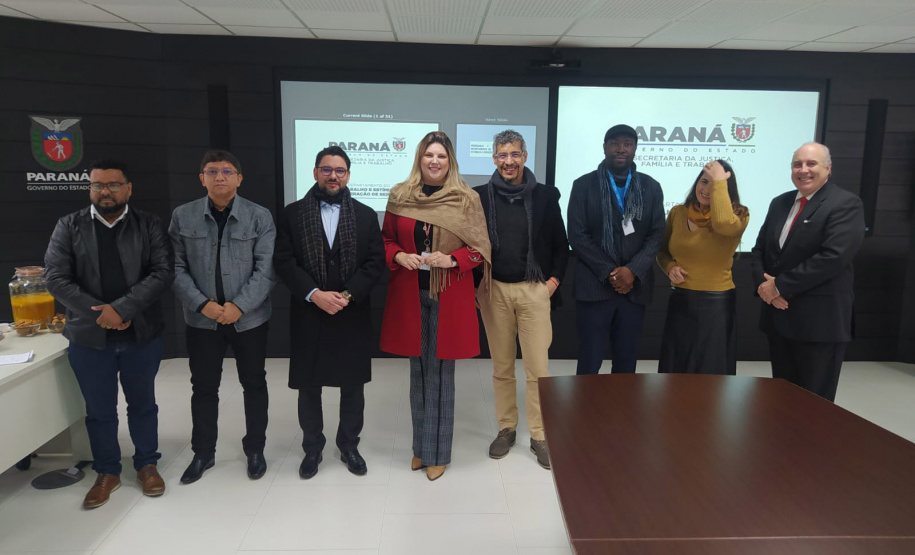 Secretários do Pernambuco, São Paulo e Amapá conhecem políticas de emprego e qualificação do Paraná