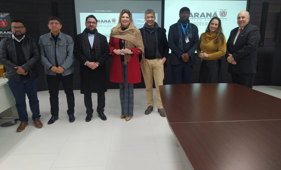 Secretários do Pernambuco, São Paulo e Amapá conhecem políticas de emprego e qualificação do Paraná