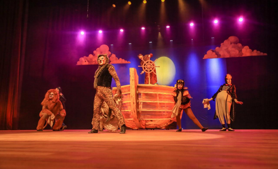 O programa Criança no Teatro foi lançado nesta quarta-feira (22) pelo governador Carlos Massa Ratinho Junior para uma plateia de cerca de 1,2 mil estudantes de escolas públicas de Curitiba e Região Metropolitana.