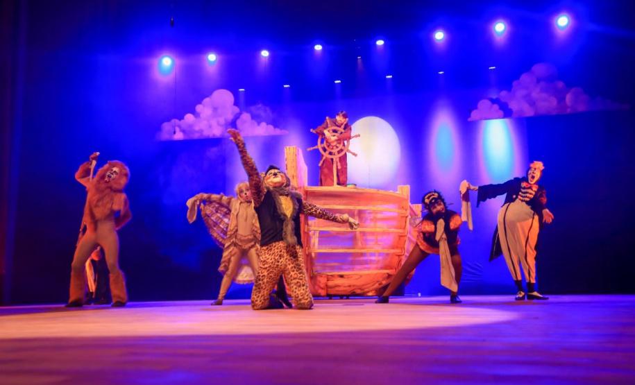 O programa Criança no Teatro foi lançado nesta quarta-feira (22) pelo governador Carlos Massa Ratinho Junior para uma plateia de cerca de 1,2 mil estudantes de escolas públicas de Curitiba e Região Metropolitana.