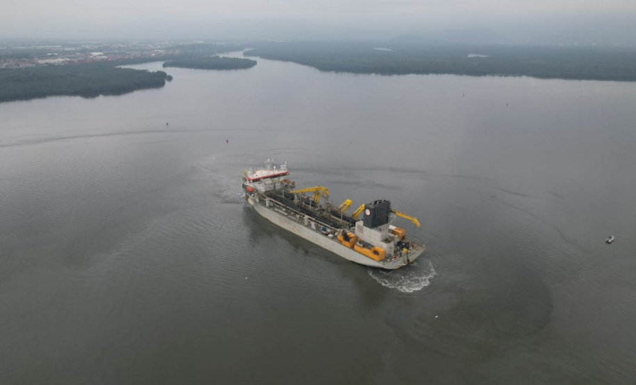 BRASIL – ATERRO HIDRÁULICO PARA ALARGAMENTO   DA PRAIA CENTRAL - BALNEÁRIO CAMBORIÚ/SC (CREDITO: JAN DE NUL DO BRASIL DRAGAGEM LTDA)