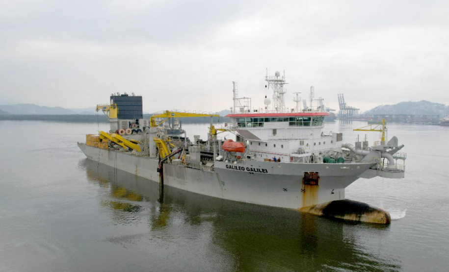 BRASIL – ATERRO HIDRÁULICO PARA ALARGAMENTO   DA PRAIA CENTRAL - BALNEÁRIO CAMBORIÚ/SC (CREDITO: JAN DE NUL DO BRASIL DRAGAGEM LTDA)