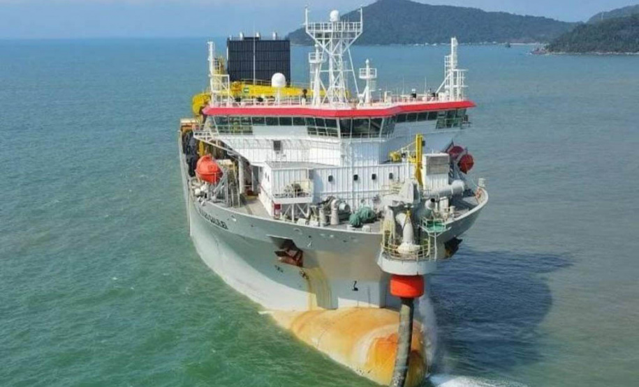 BRASIL – ATERRO HIDRÁULICO PARA ALARGAMENTO   DA PRAIA CENTRAL - BALNEÁRIO CAMBORIÚ/SC (CREDITO: JAN DE NUL DO BRASIL DRAGAGEM LTDA)