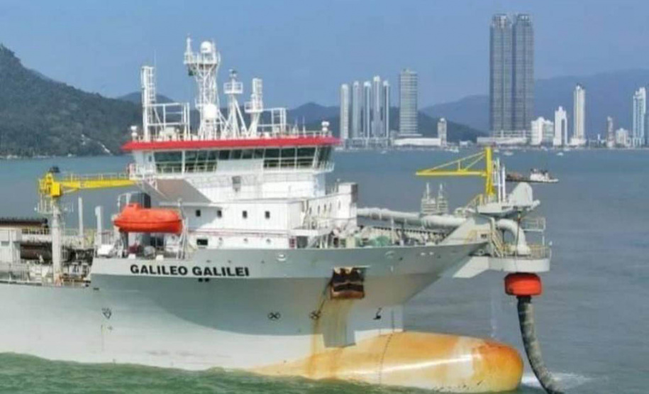 BRASIL – ATERRO HIDRÁULICO PARA ALARGAMENTO   DA PRAIA CENTRAL - BALNEÁRIO CAMBORIÚ/SC (CREDITO: JAN DE NUL DO BRASIL DRAGAGEM LTDA)