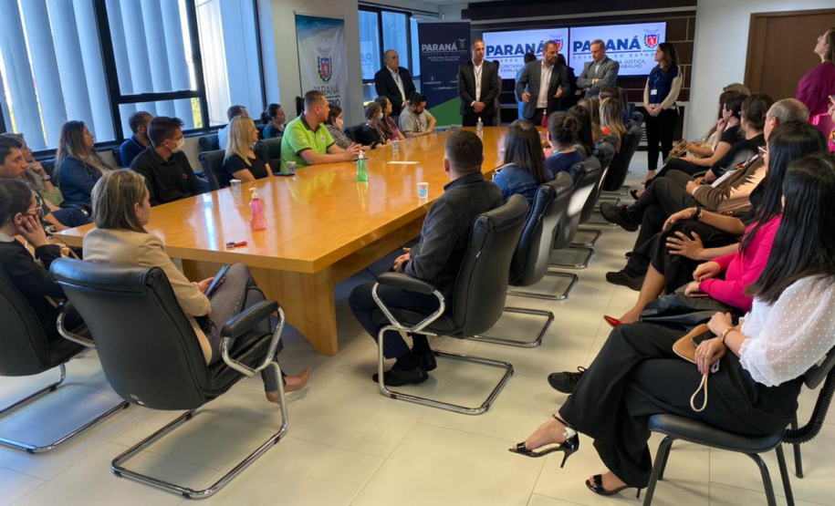 Empresas que participaram dos mutirões de emprego em Curitiba recebem o certificado “Empresa Amigo do Trabalhador