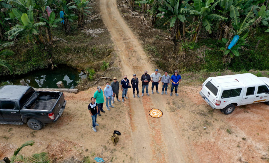 Adapar treina operadores de drones para defesa sanitária vegetal