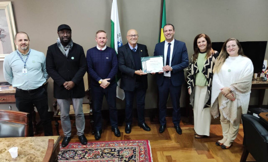 Agência do Trabalhador de Curitiba recebe Menção Honrosa pelos serviços prestados à sociedade