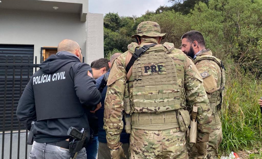 PCPR e PRF realizam operações contra organização criminosa envolvida em roubos de cargas