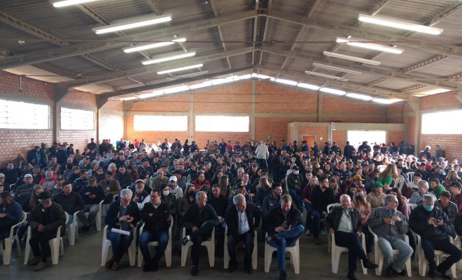 Seminário sobre fruticultura reúne 500 produtores na Lapa