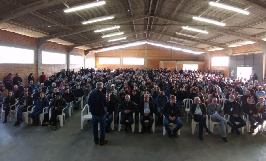 Seminário sobre fruticultura reúne 500 produtores na Lapa